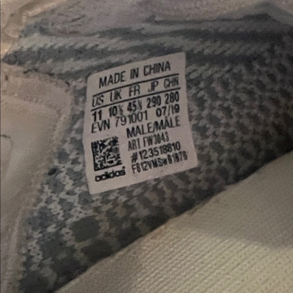 Yeezy Boost 350 V2 “Cloud White” 2019 - Picture 7 of 8